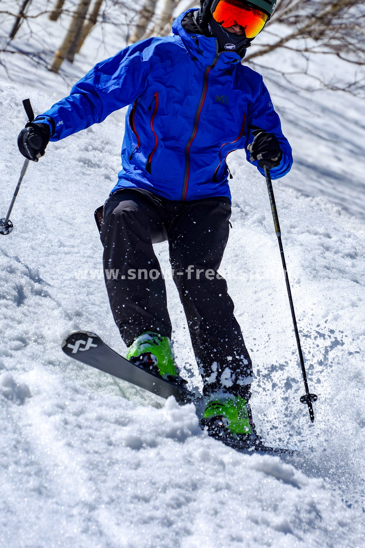 札幌国際スキー場 Mt.石井スポーツ ISHII SKI ACADEMY 校長・斉藤人之さんによる『斉藤塾』開講。本日のテーマは、「春雪！コブからスキーのたわみを楽しむ！！」(^^)v